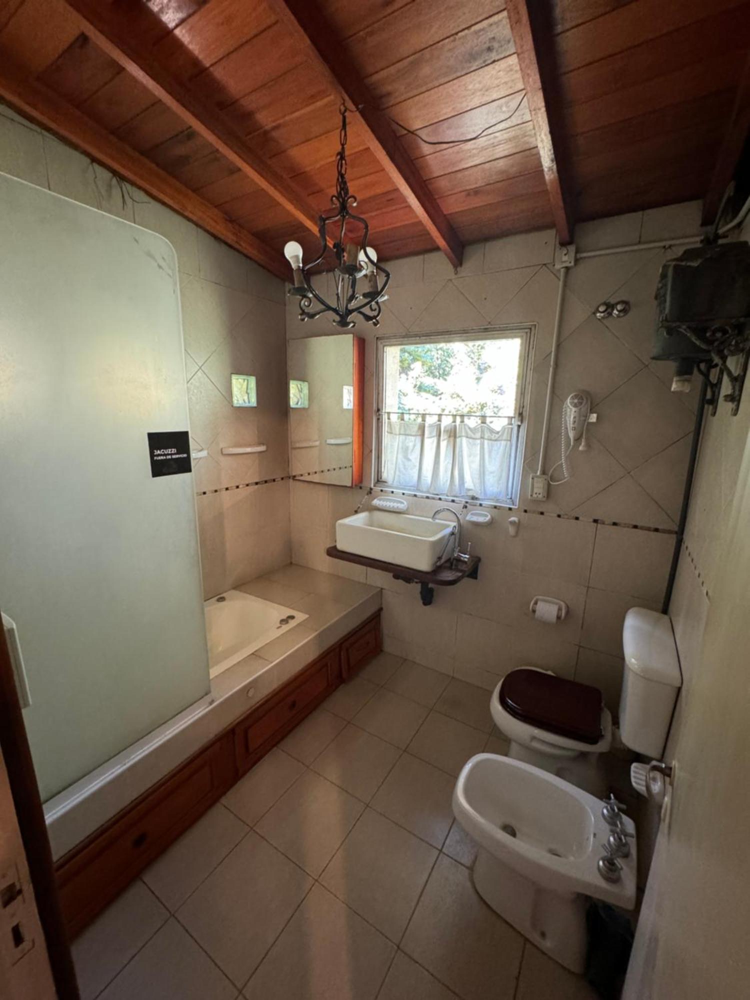 Lodge Arehue *